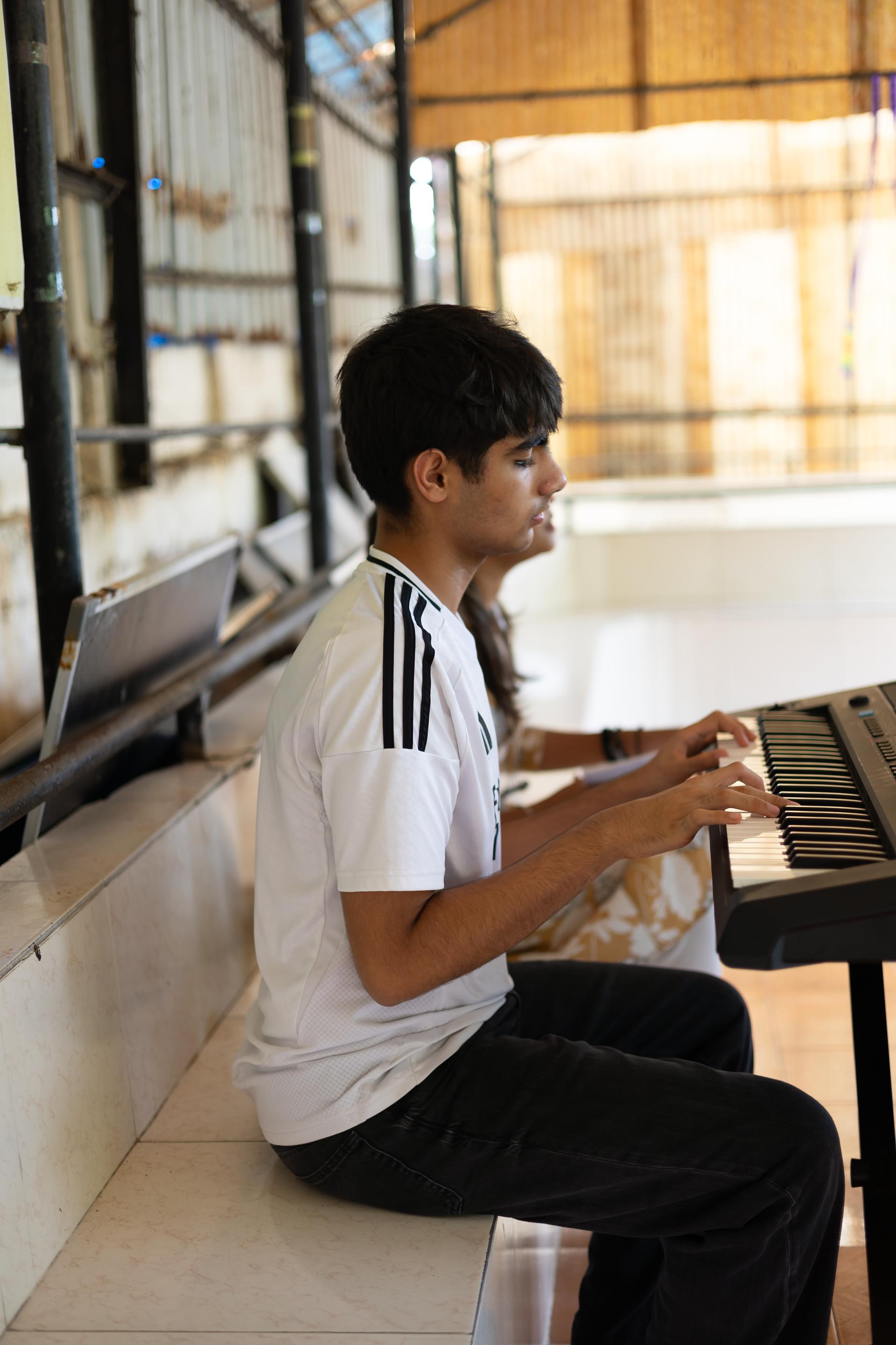 group of Sur Saathi's students by Navya Mundhra and Kanika Jain