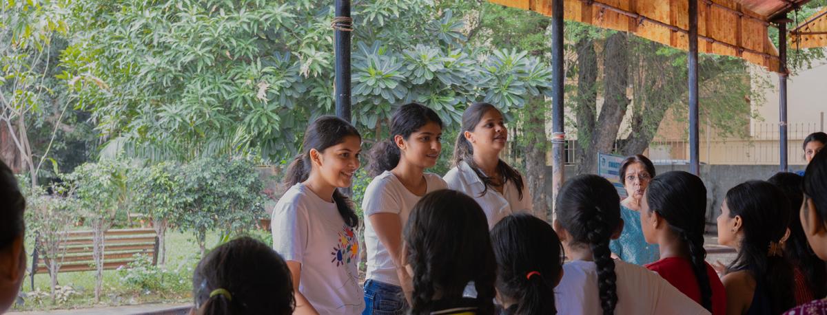 Navya Mundhra and Kanika Jain teaching and coducting workshop for Sur Saathi kids